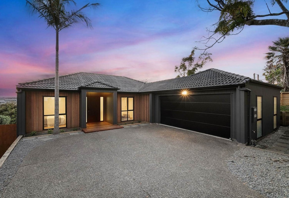 20 Baulcomb Parade, Windsor Park, Auckland - Carousel 2