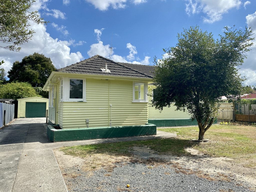 38 Norrie Street, Bader, Hamilton - Carousel 1