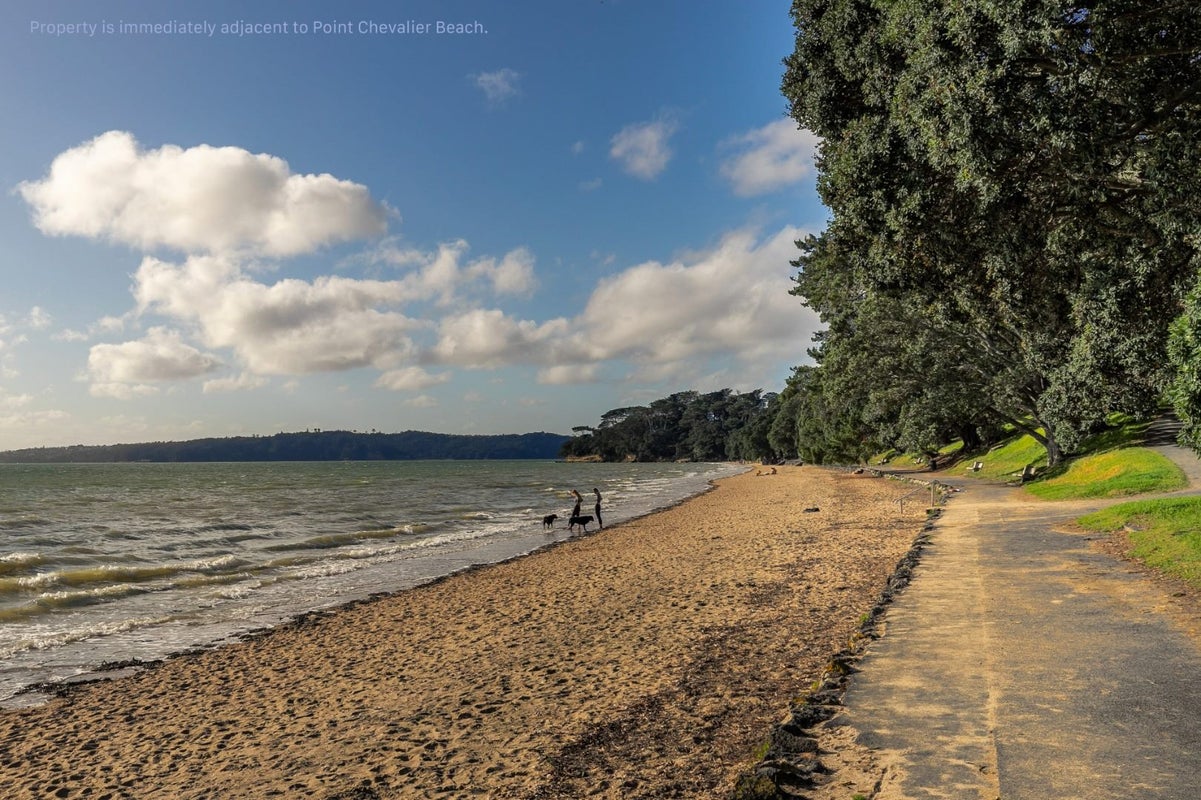 79 Harbour View Road, Point Chevalier, Auckland - Carousel 2