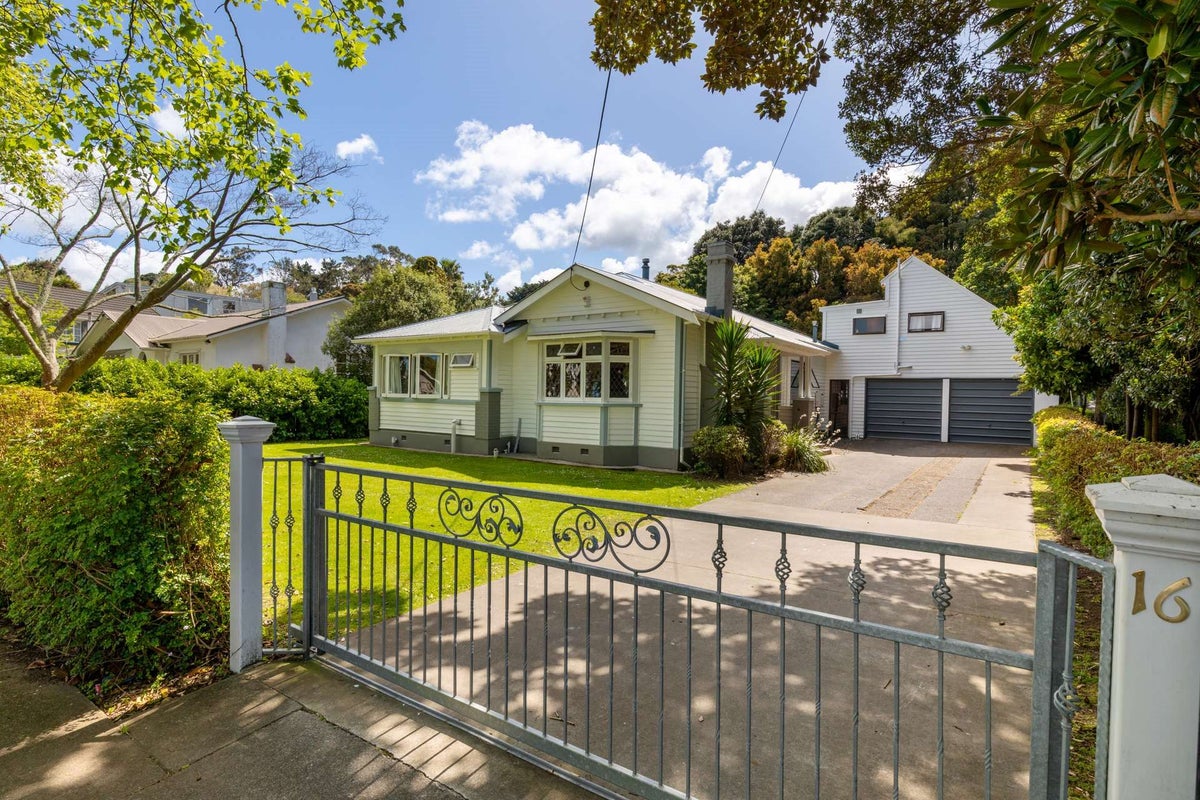 16 Kent Road, Saint Johns Hill, Whanganui - Carousel 1
