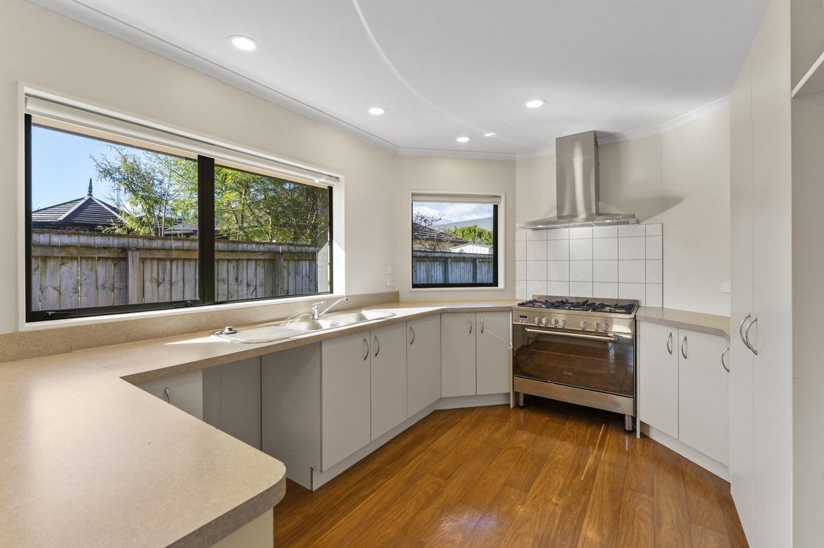 10 Speranza Avenue, Otaki - Carousel 2