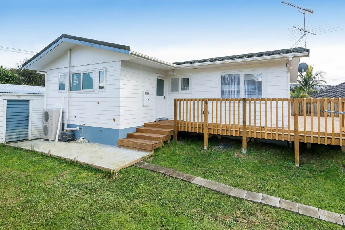 1/62 Glenvar Road, Torbay, Auckland - Carousel 1