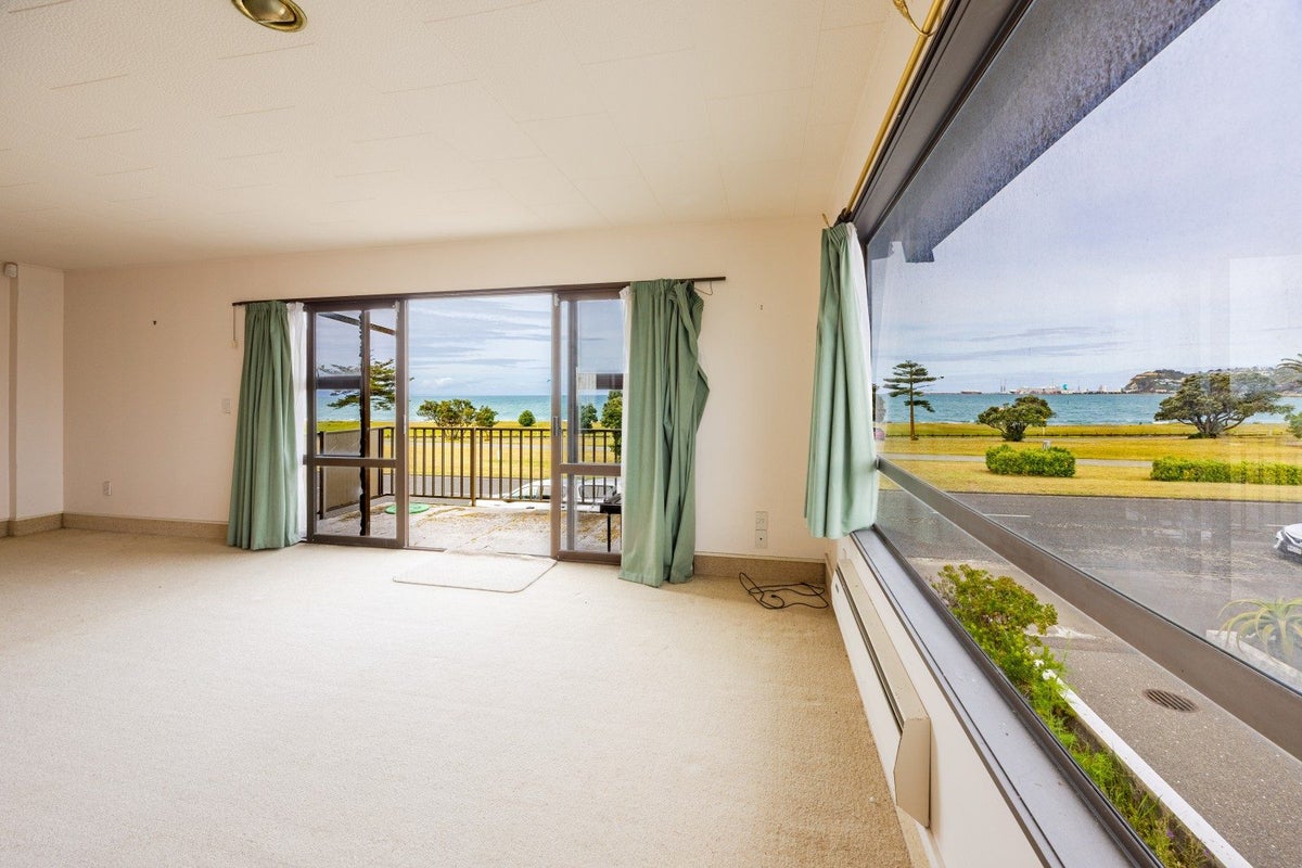 2/26 Ferguson Avenue, Westshore, Napier - Carousel 1