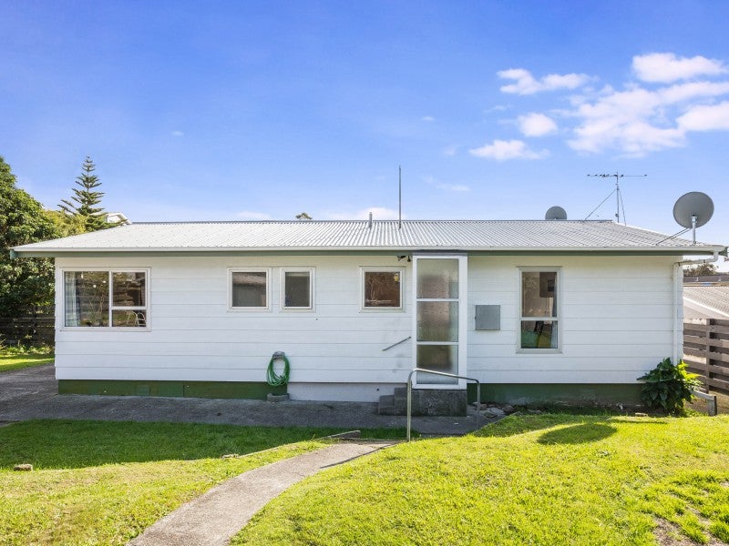 100 Omapere Street, Whitby, Porirua - Carousel 15
