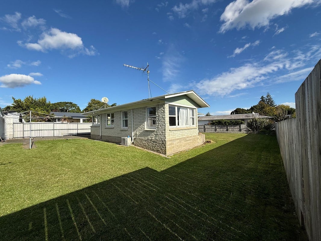 12 Tanekaha Place, Pukete, Hamilton - Carousel 2