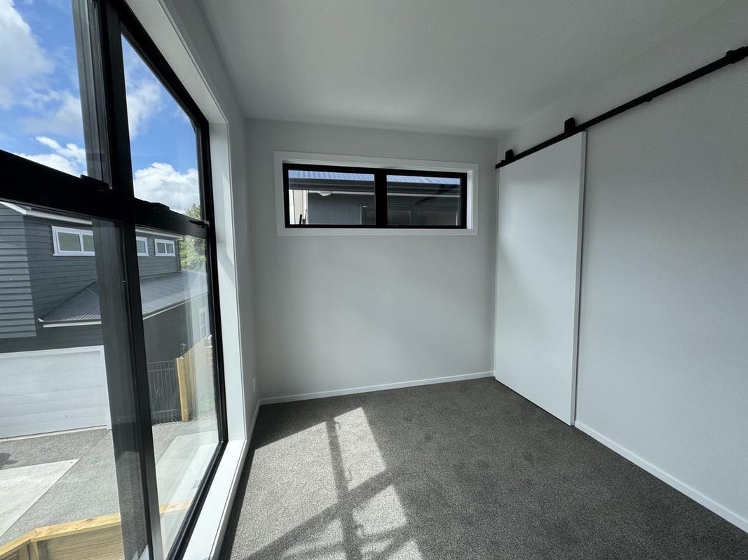 5/62 Queens Grove, Hutt Central, Lower Hutt - Carousel 1