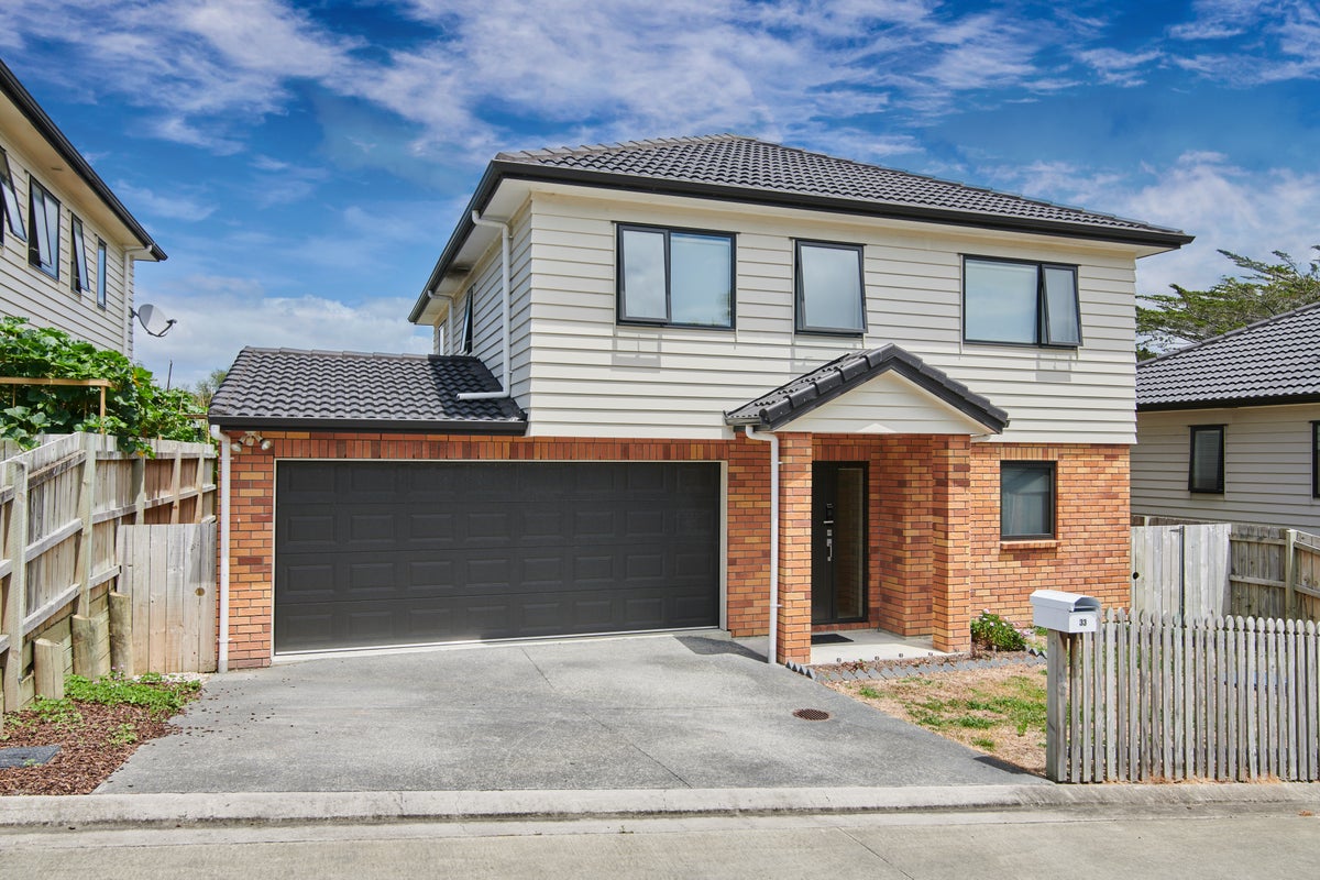 33 Springvale Drive, Fairview Heights, Auckland - Carousel 1