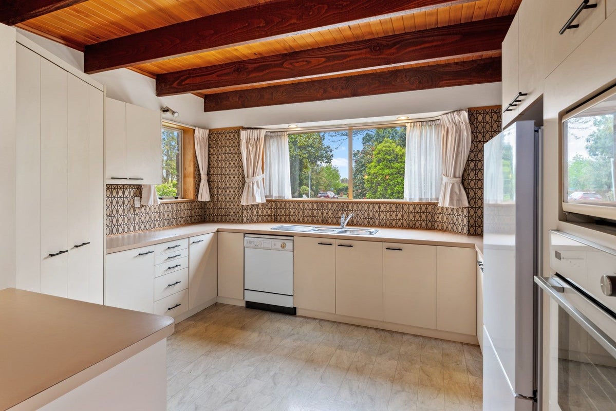 36 Cherrywood Place, Redwood, Christchurch - Carousel 2