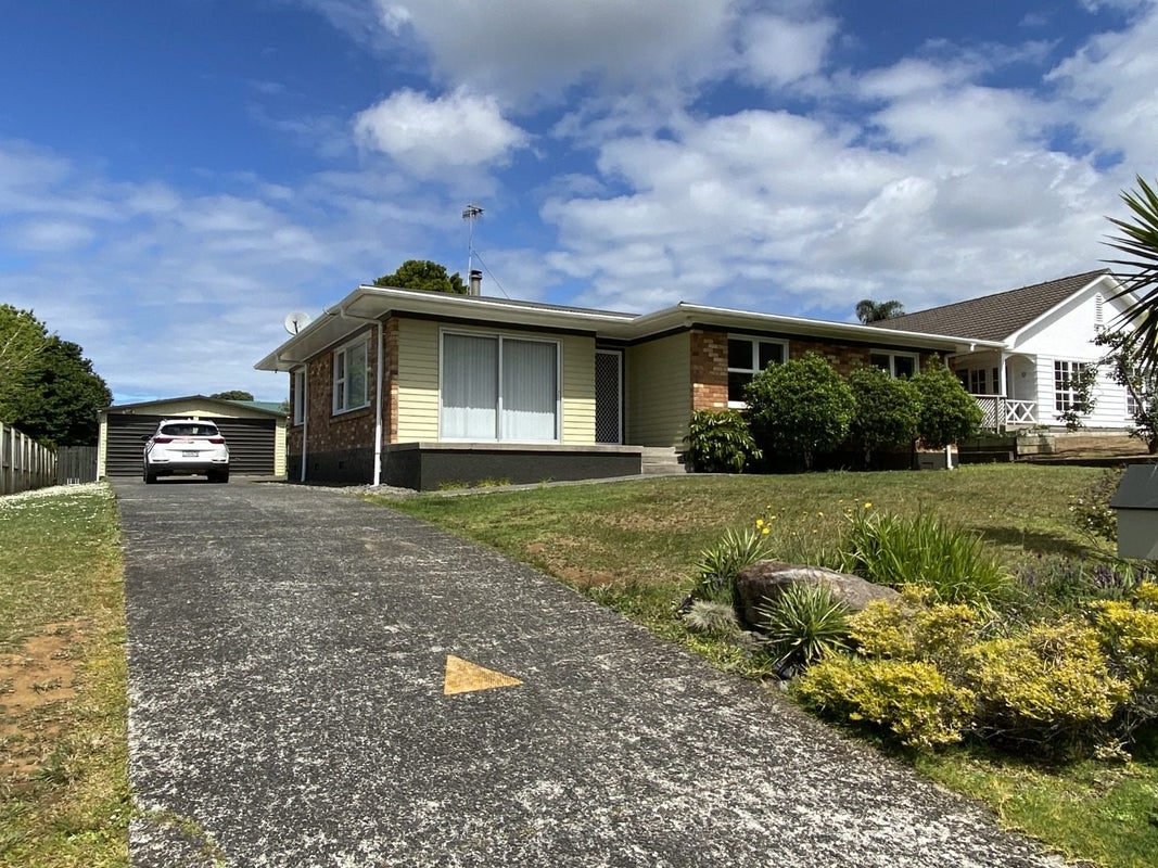 32 Crawford Crescent, Kamo, Whangarei - Carousel 1
