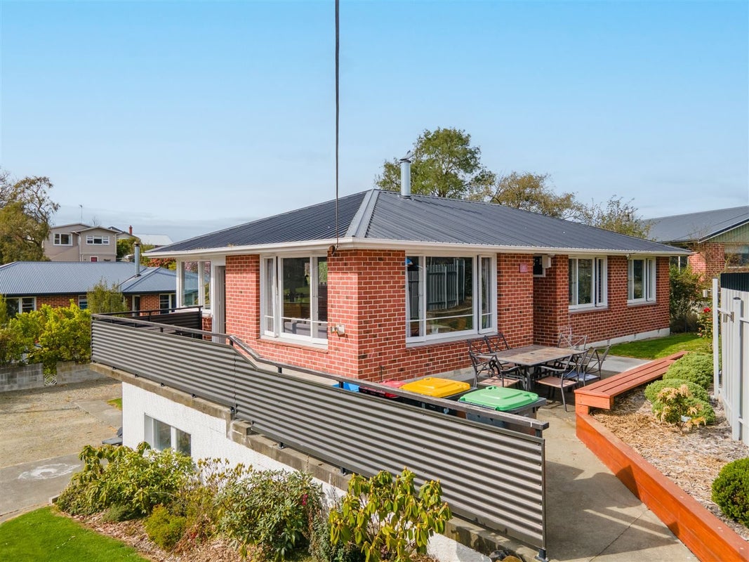 10 Hanan Place, Parkside, Timaru - Carousel 1