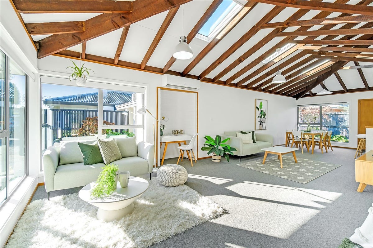 2/195B WAIRAKEI RD, Bryndwr, Christchurch - Carousel 1