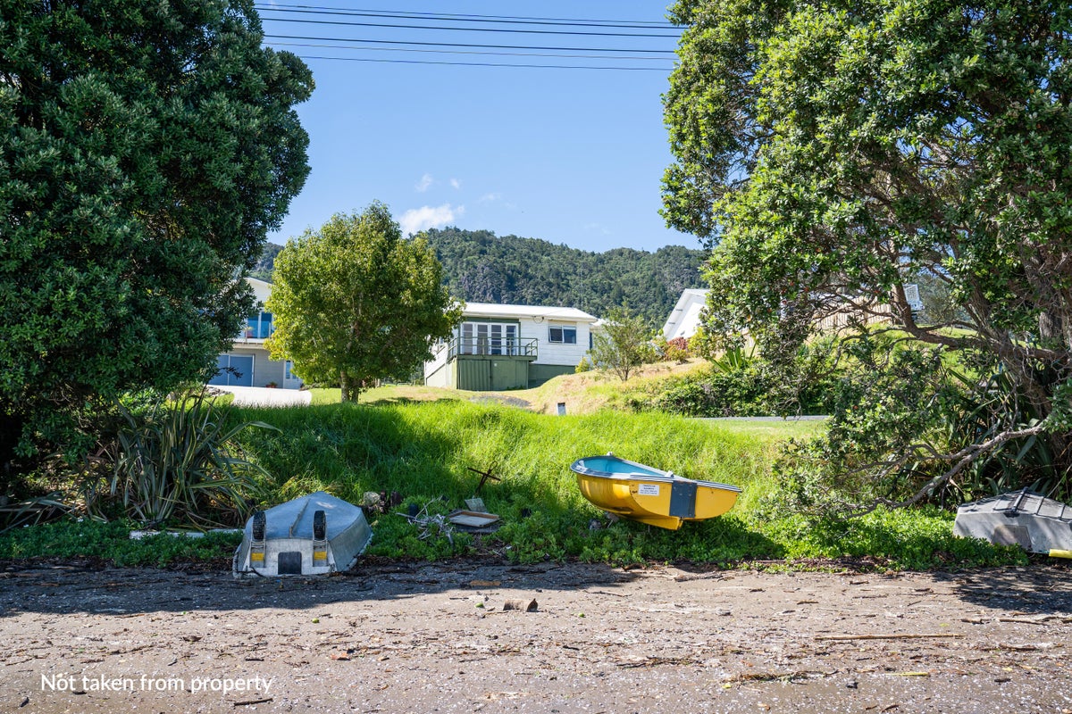 1937 Whangarei Heads Road, Whangarei Heads - Carousel 1