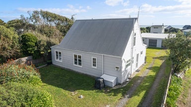39 Dixie Street, Te Horo Beach - Carousel 1