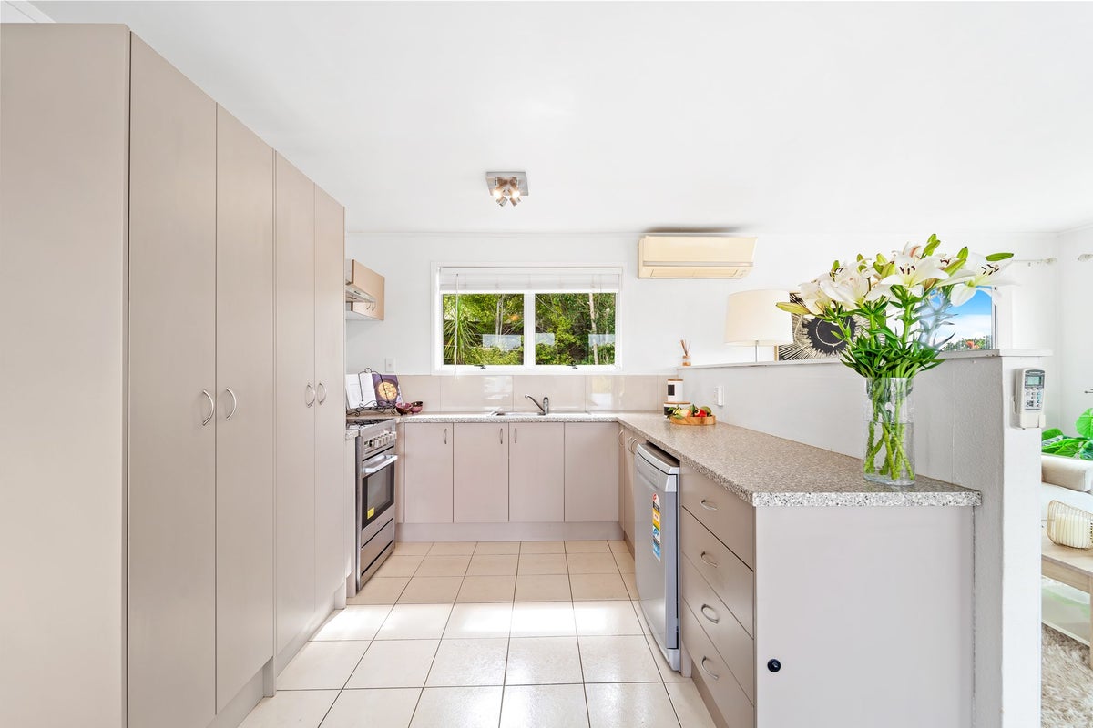 11 Babington Place, Torbay, Auckland - Carousel 2