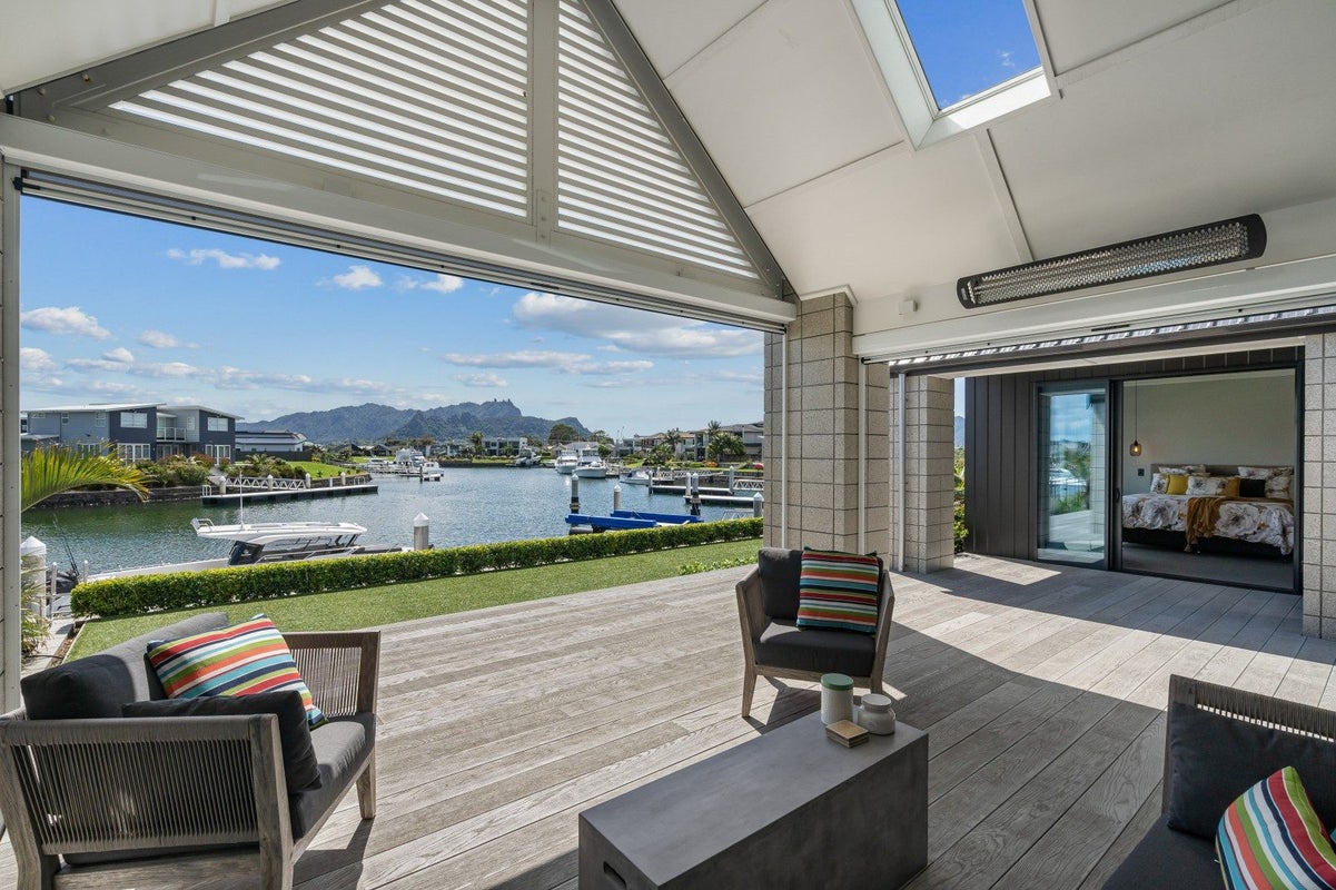 8 Torea Lane, One Tree Point - Carousel 1