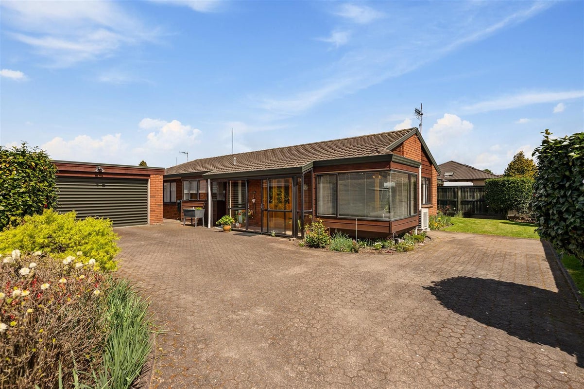 16B Holland Street, Glenholme, Rotorua - Carousel 1