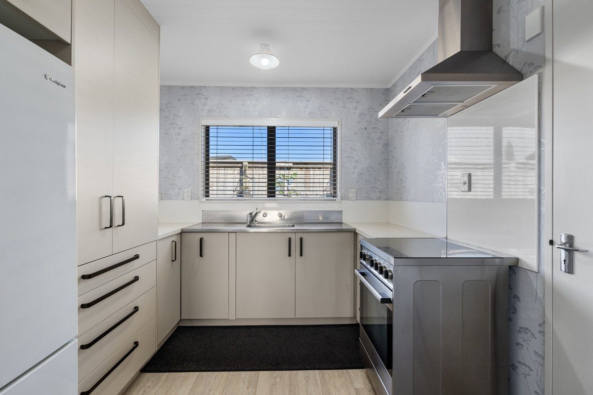 936B Cameron Road, Gate Pa, Tauranga - Carousel 1