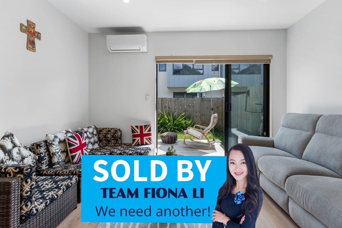 8/28 Smythe Road, Henderson, Auckland - Carousel 1