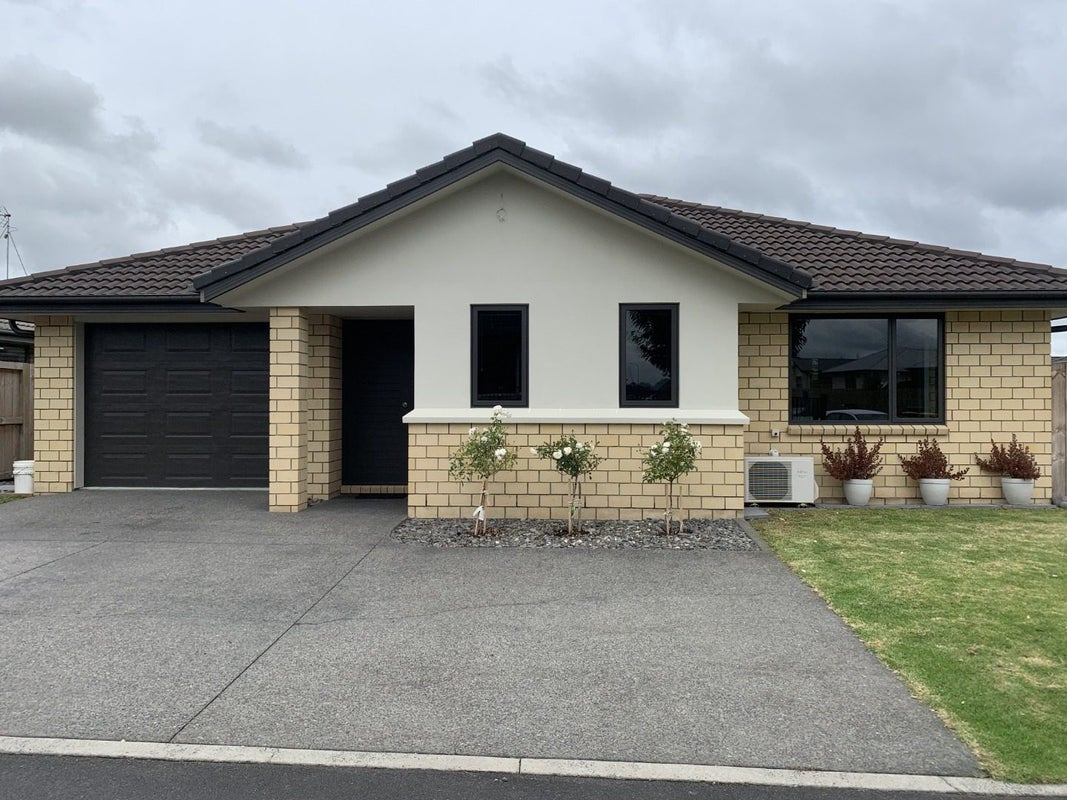 37 Sexton Road, Huntington, Hamilton - Carousel 1