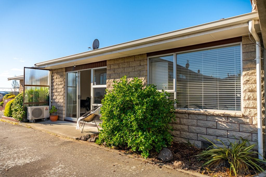 2/6 Trafalgar Street, Maori Hill, Timaru - Carousel 1