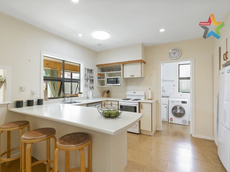 6 Chamberlain Road, Karori, Wellington - Carousel 2