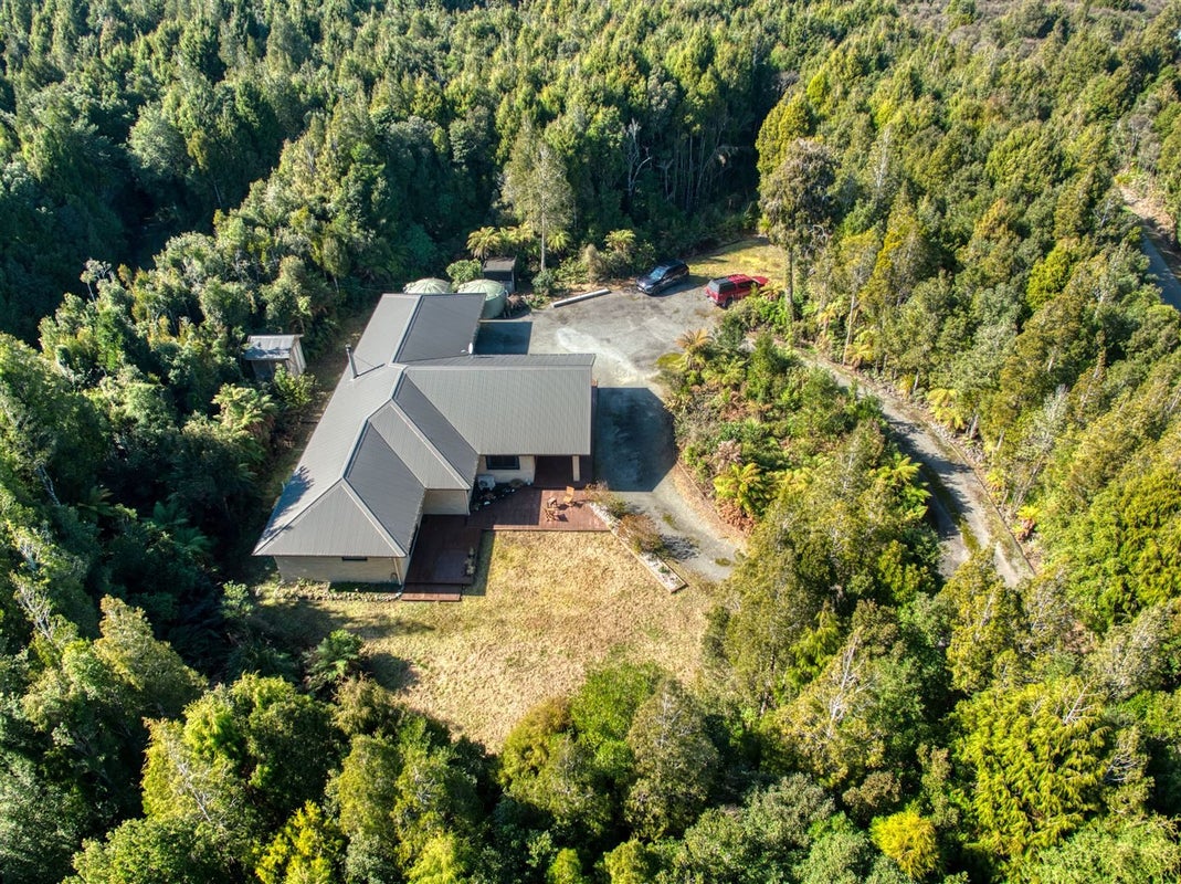 15 Sanctuary Place, Hokitika - Carousel 2