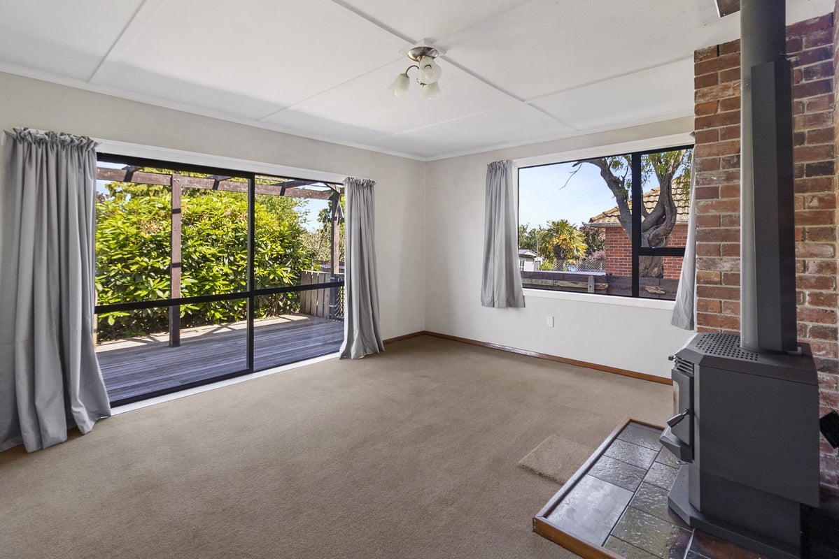 24 Bouverie Street, Waimataitai, Timaru - Carousel 2