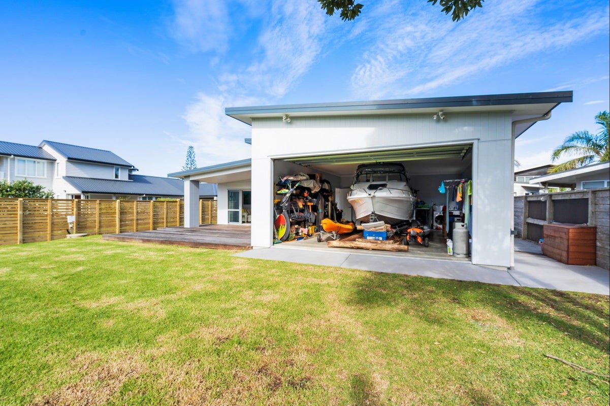8 Galbraith Street, Matapouri, Whangarei - Carousel 16