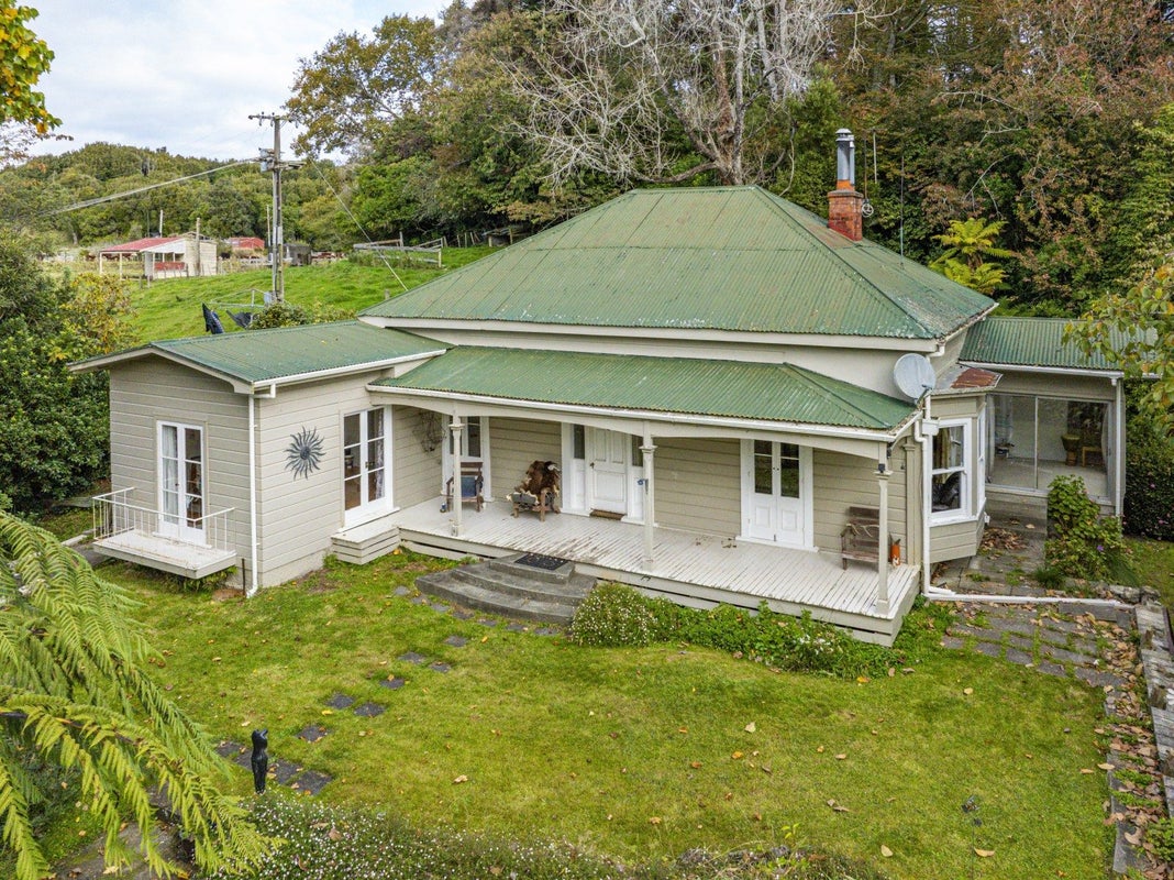 37 Tawa Road, Maraetotara, Havelock North - Carousel 1