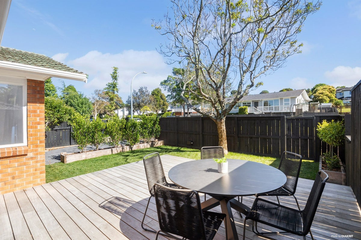 46 Lantana Road, Green Bay, Auckland - Carousel 2