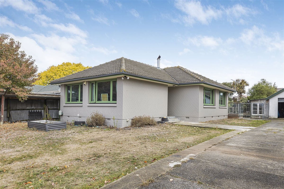 35 Tauiwi Crescent, Hei Hei, Christchurch - Carousel 1