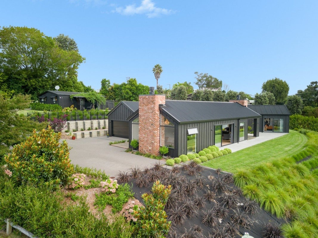 1 Waiawa Lane, Bethlehem, Tauranga - Carousel 2