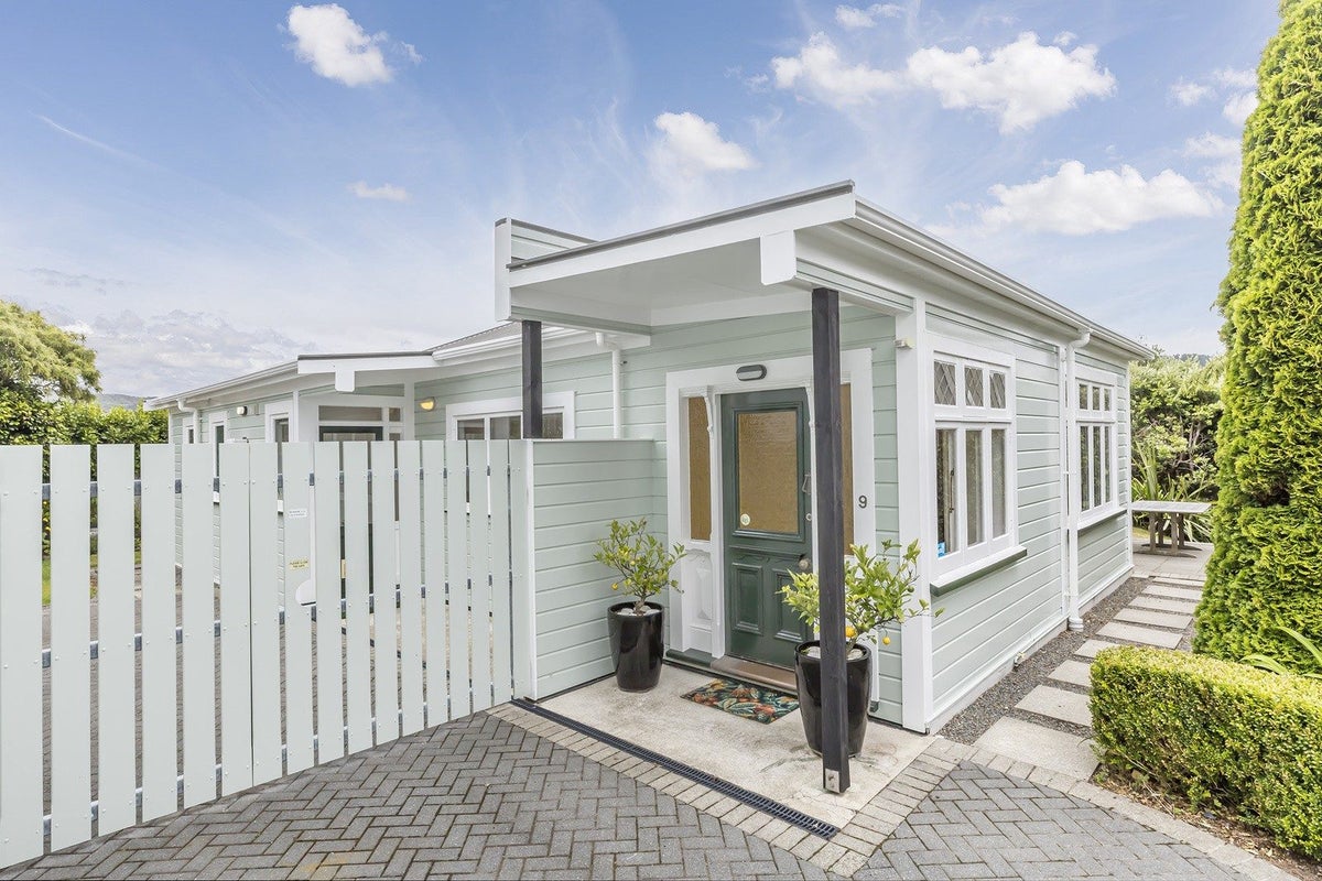 9 West Road, Northland, Wellington - Carousel 2