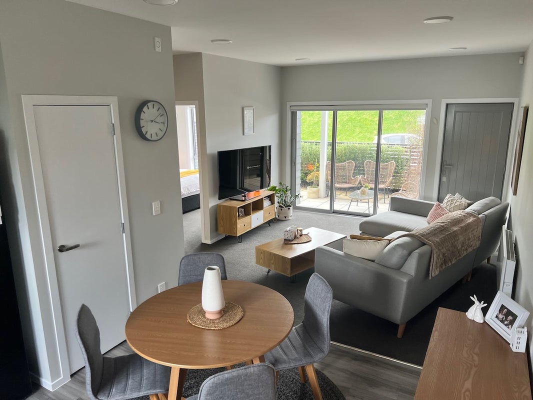 10 Atkinson Street, Newlands, Wellington - Carousel 1