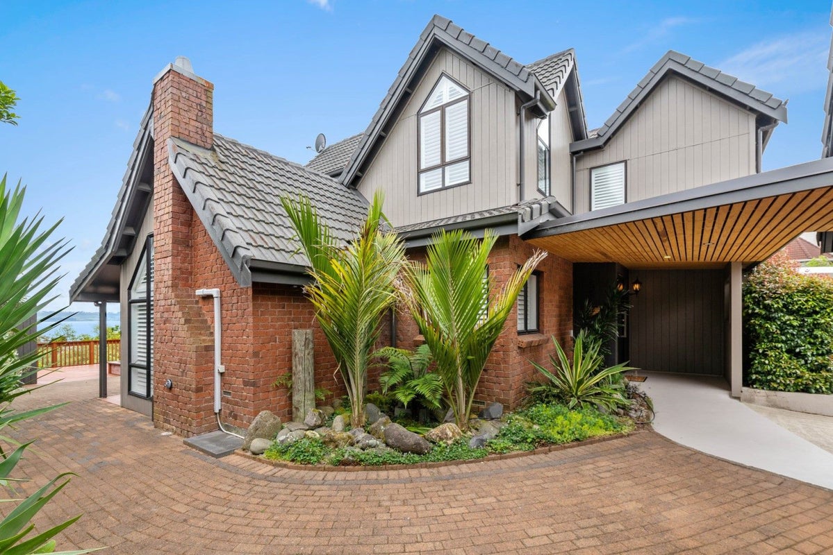 4 Aries Place, Kawaha Point, Rotorua - Carousel 1