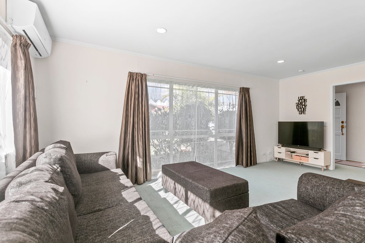 34 Millington Place, Huntington Park, Auckland - Carousel 2