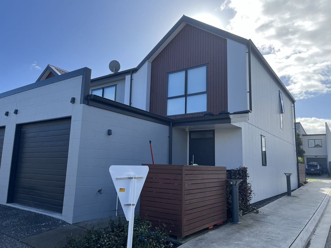 31 Gateway Avenue, Beachlands, Auckland - Carousel 2