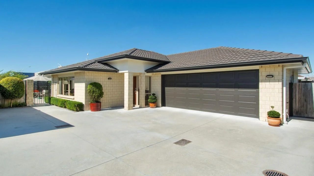 9C Emmett Street, Greerton, Tauranga - Carousel 1