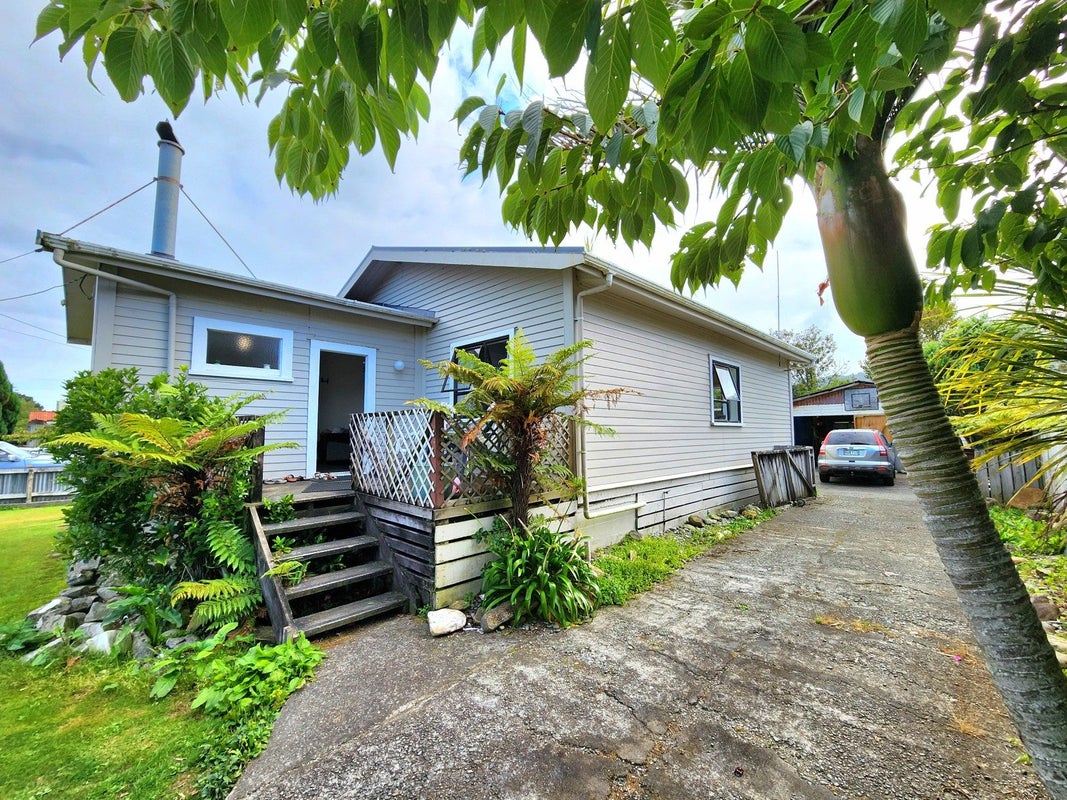 7 Peel Street, Cobden, Greymouth - Carousel 16