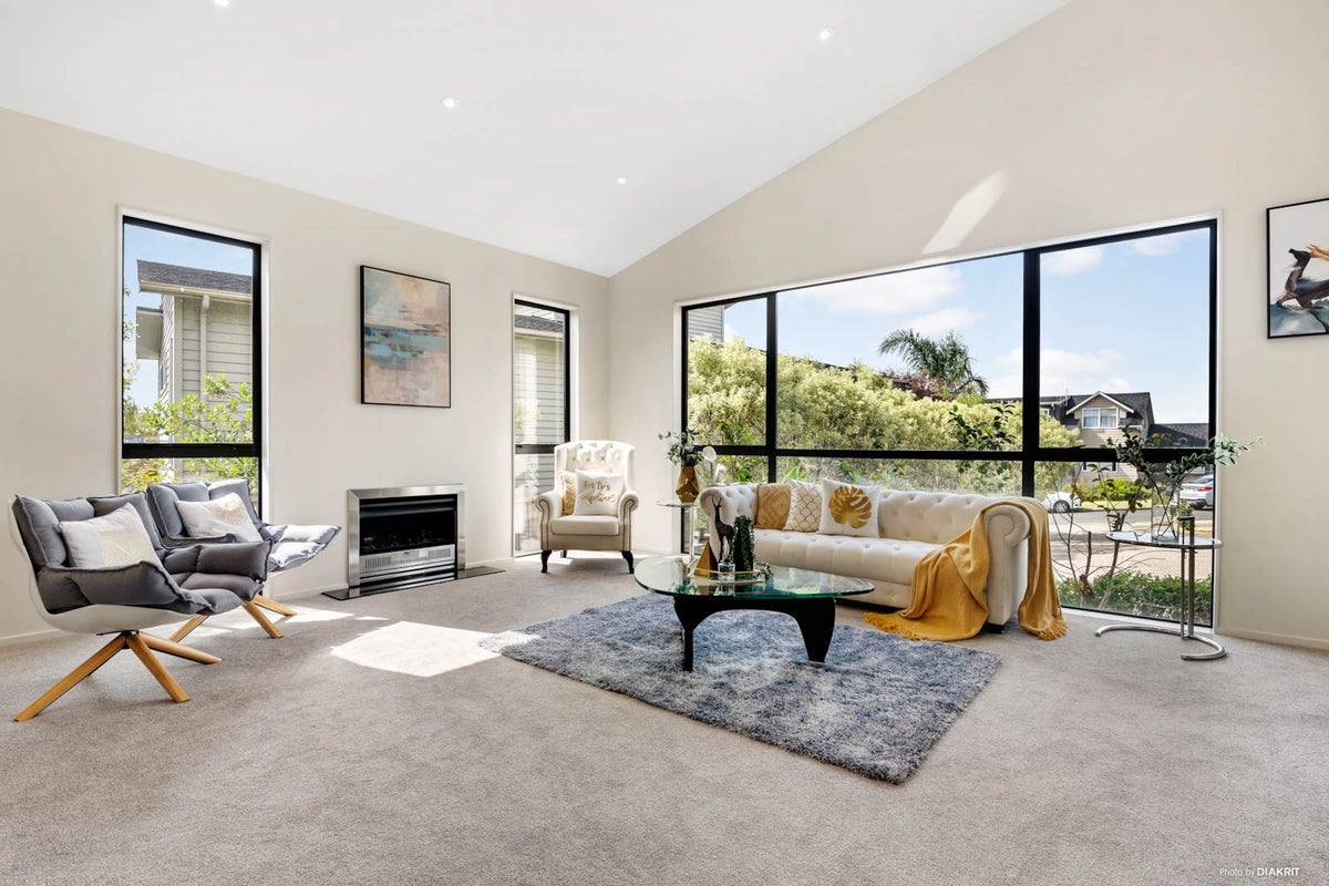 32 Leburn Crescent, Flat Bush, Auckland - Carousel 2