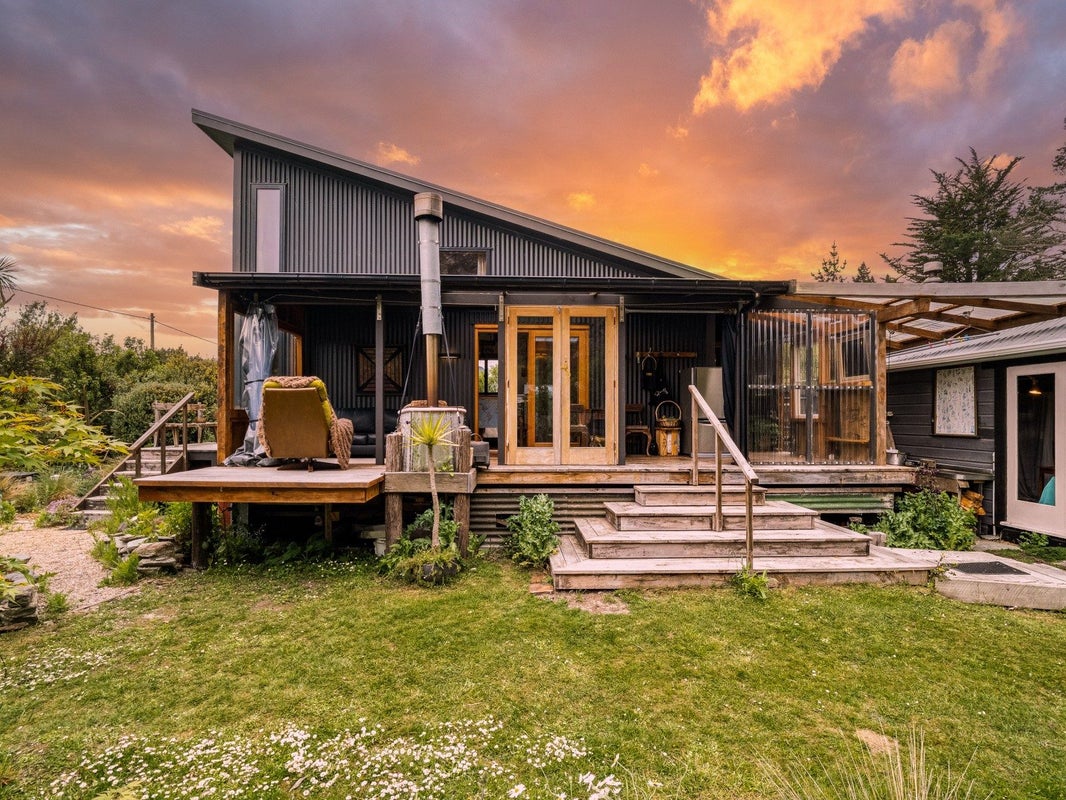 8 Beach Road, Long Beach, Port Chalmers - Carousel 2