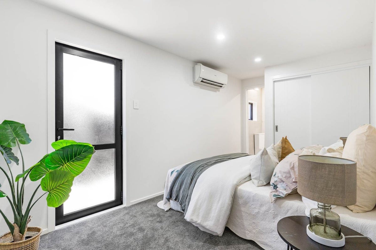 111A GLENMORE RD, Sunnyhills, Auckland - Carousel 24