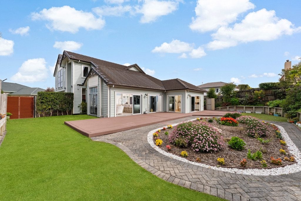 17 Te Hoe Grove, Pinehill, Auckland - Carousel 2