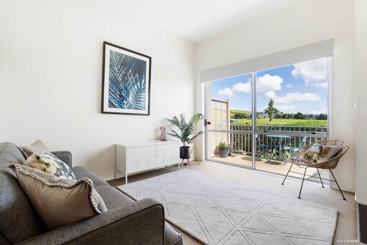 60/7 Kelvin Hart Drive, East Tamaki, Auckland - Carousel 2
