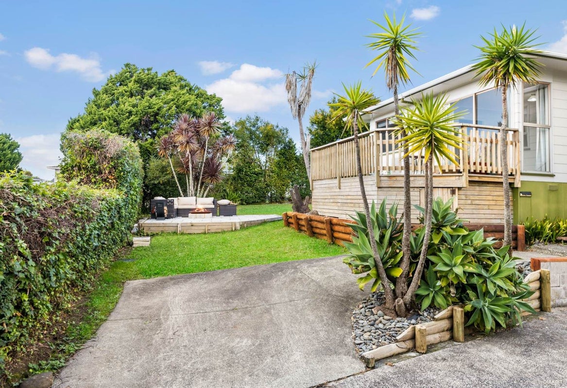 2 Surman Place, Glen Eden, Auckland - Carousel 2