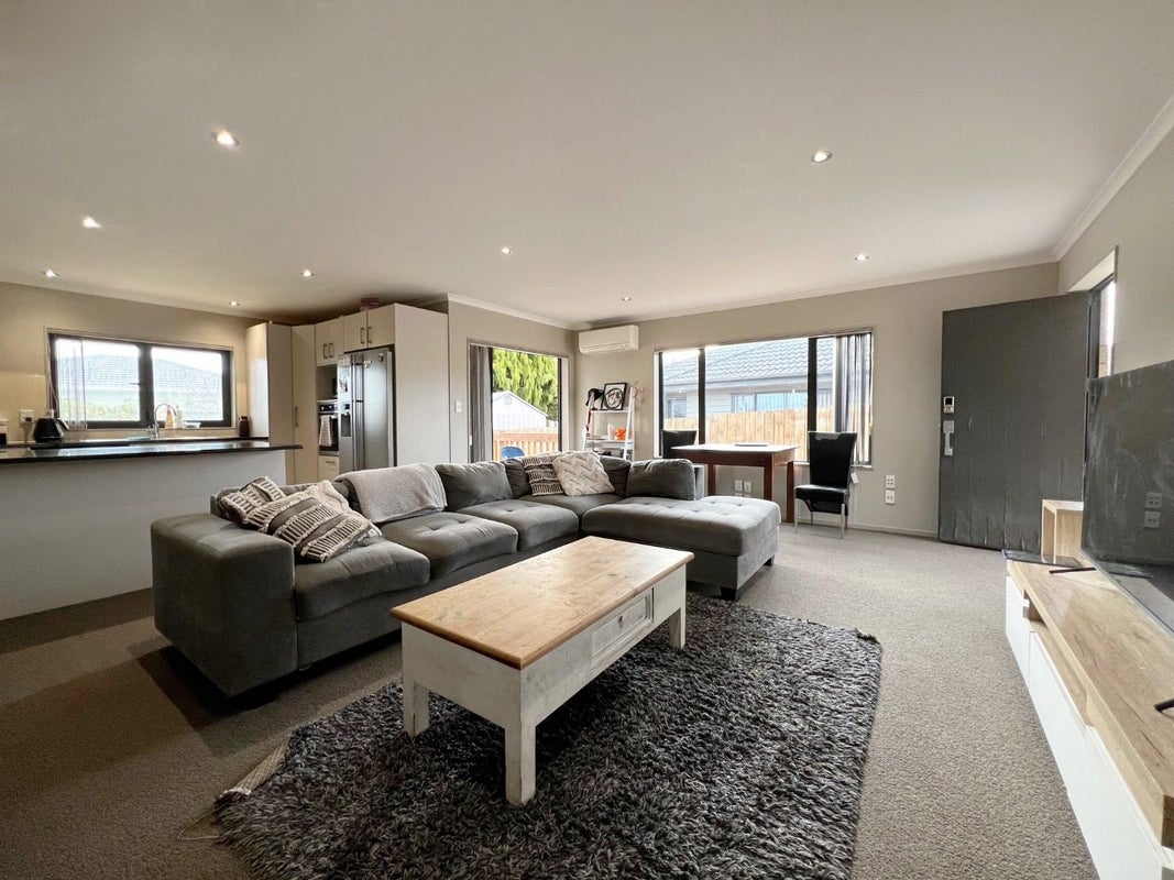 3C Orams Road, Hillpark, Auckland - Carousel 2