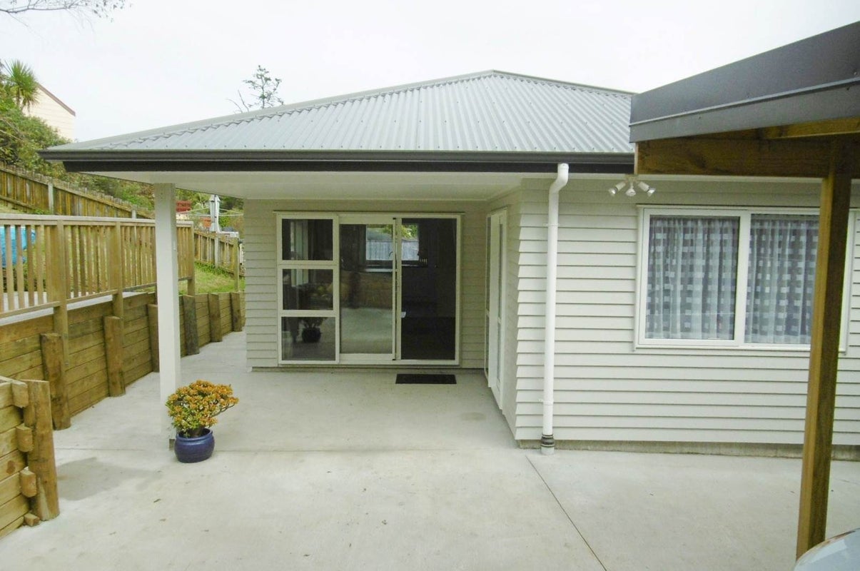 20A Sunward Rise, Glenfield, Auckland - Carousel 1