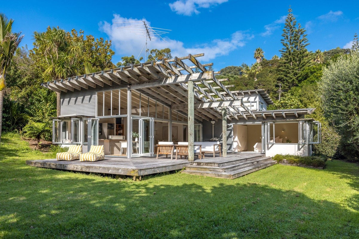 33 Palm Road, Palm Beach, Waiheke Island - Carousel 1