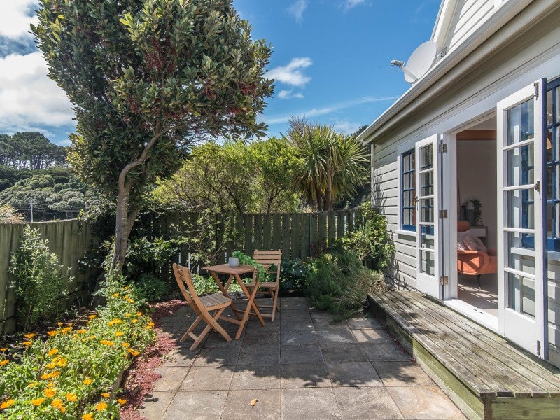 20 Glendavar Street, Berhampore, Wellington - Carousel 1