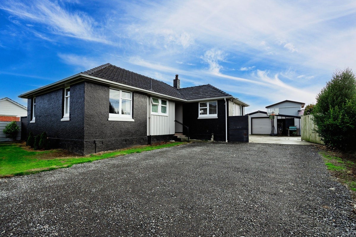 70 Murphy Street, Strathern, Invercargill - Carousel 1